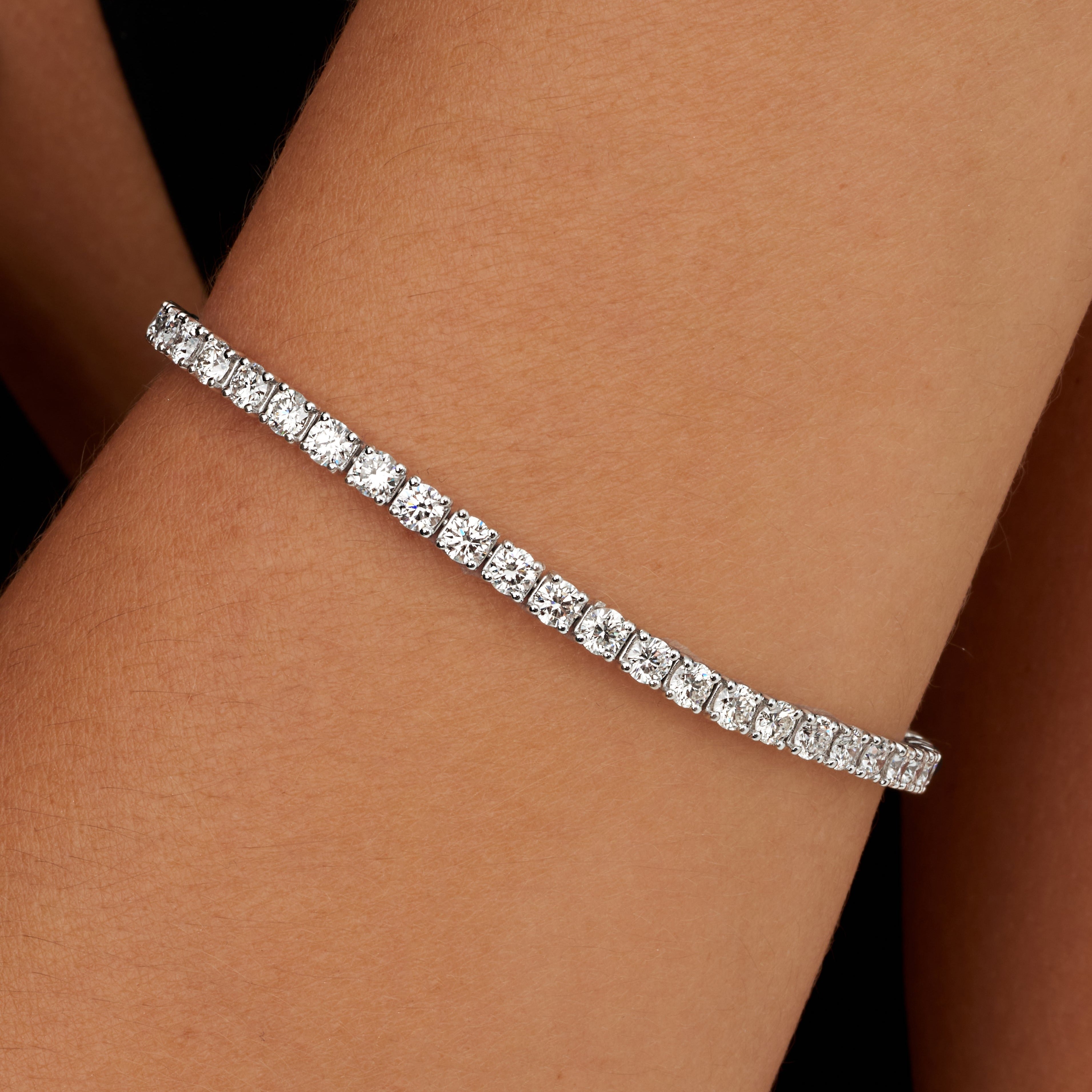 5.61 CT Round Cut Diamond Tennis Bracelet in White Gold