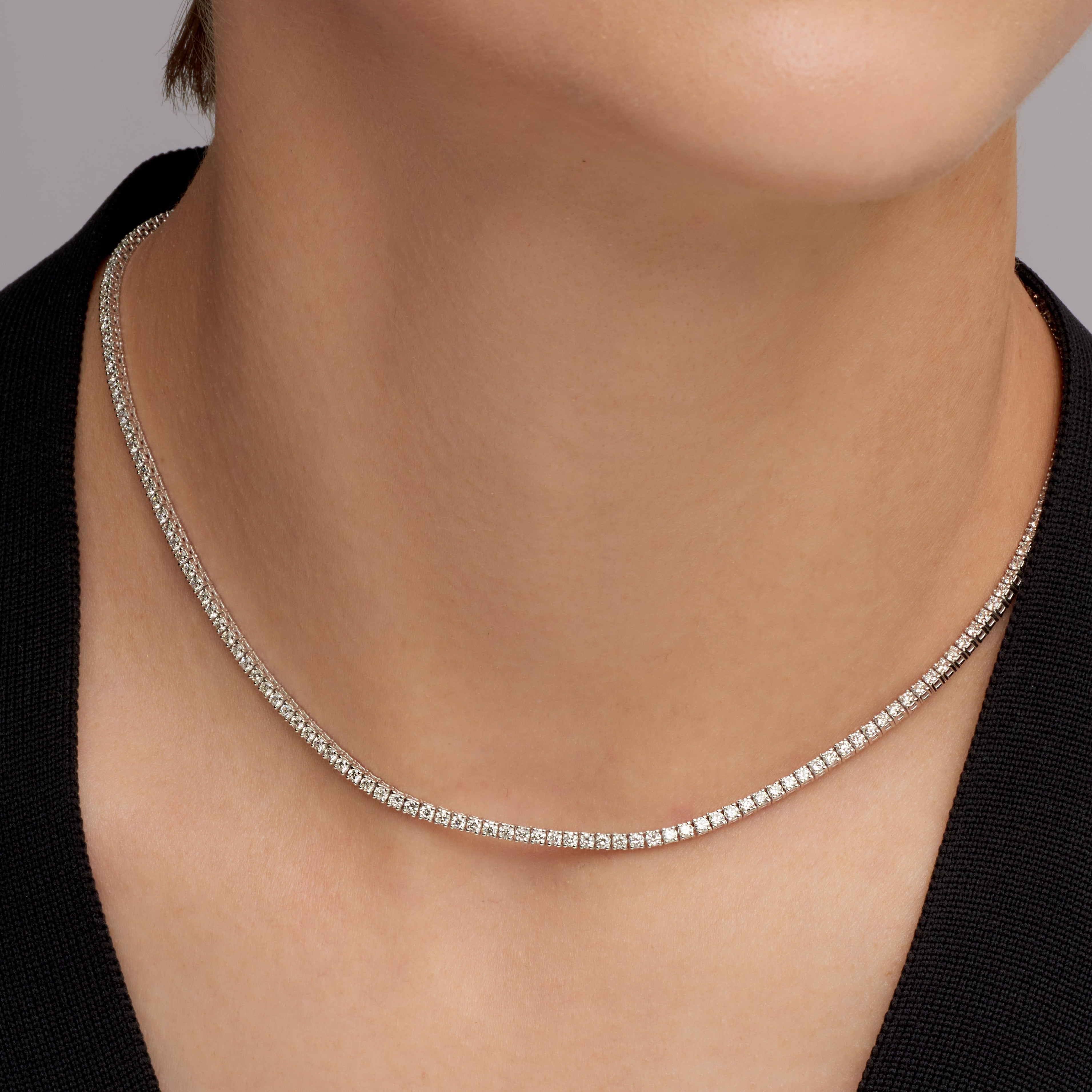 Round Brilliant Cut Diamond Tennis Necklace in Platinum