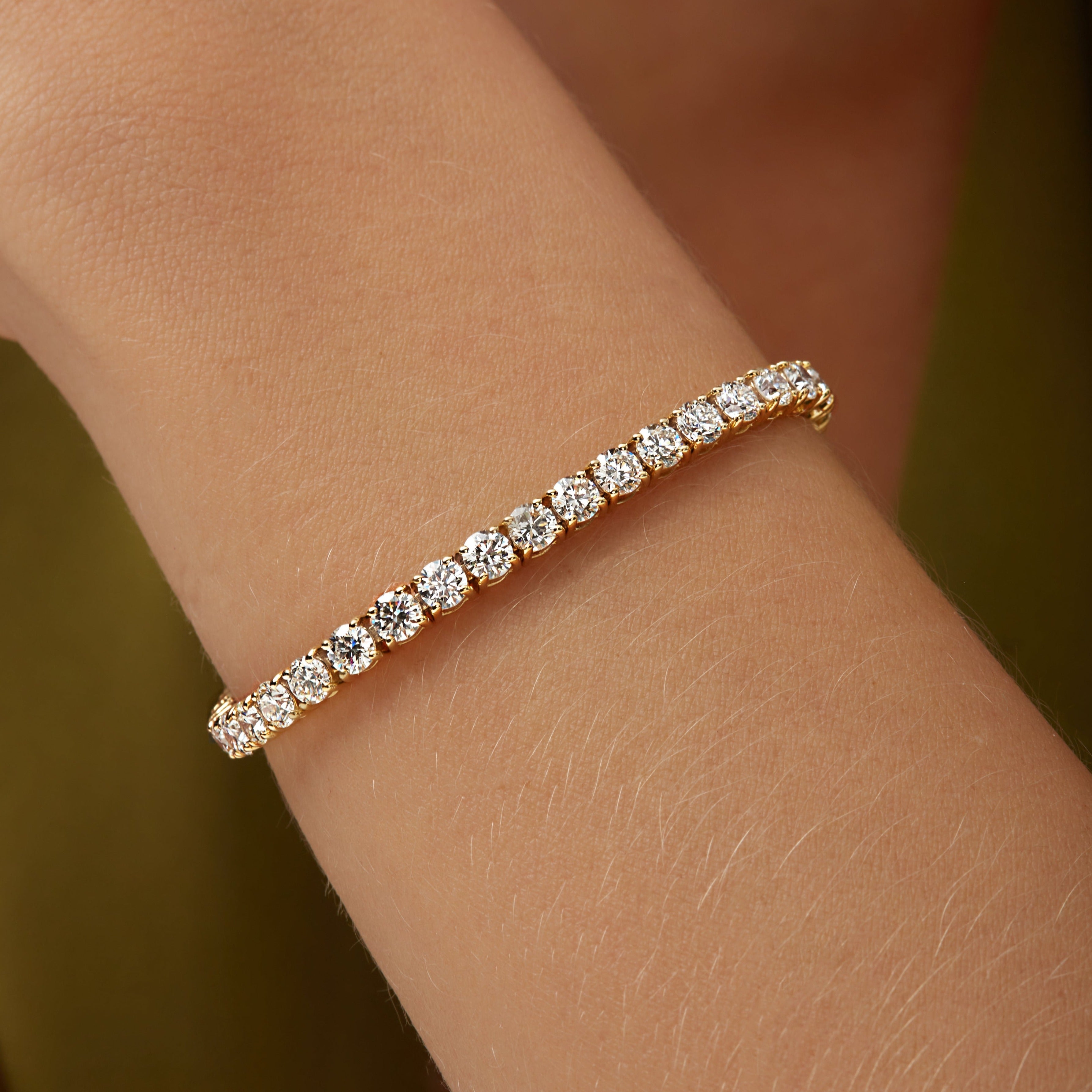 8.75ctw Round Brilliant Cut Diamond Tennis Bracelet in 18K Yellow Gold