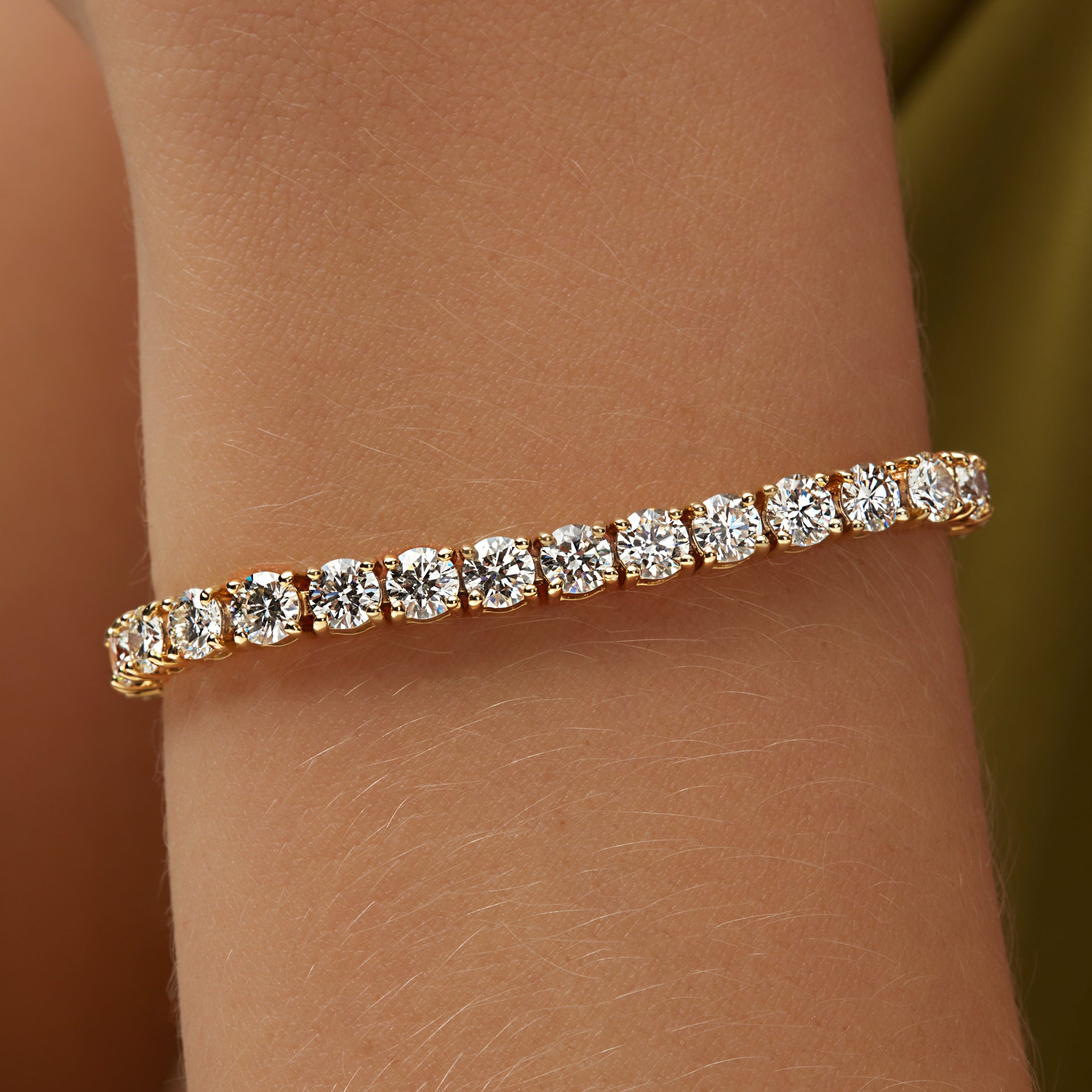 11.08ctw Round Brilliant Cut Diamond Tennis Bracelet in 18K Yellow Gold