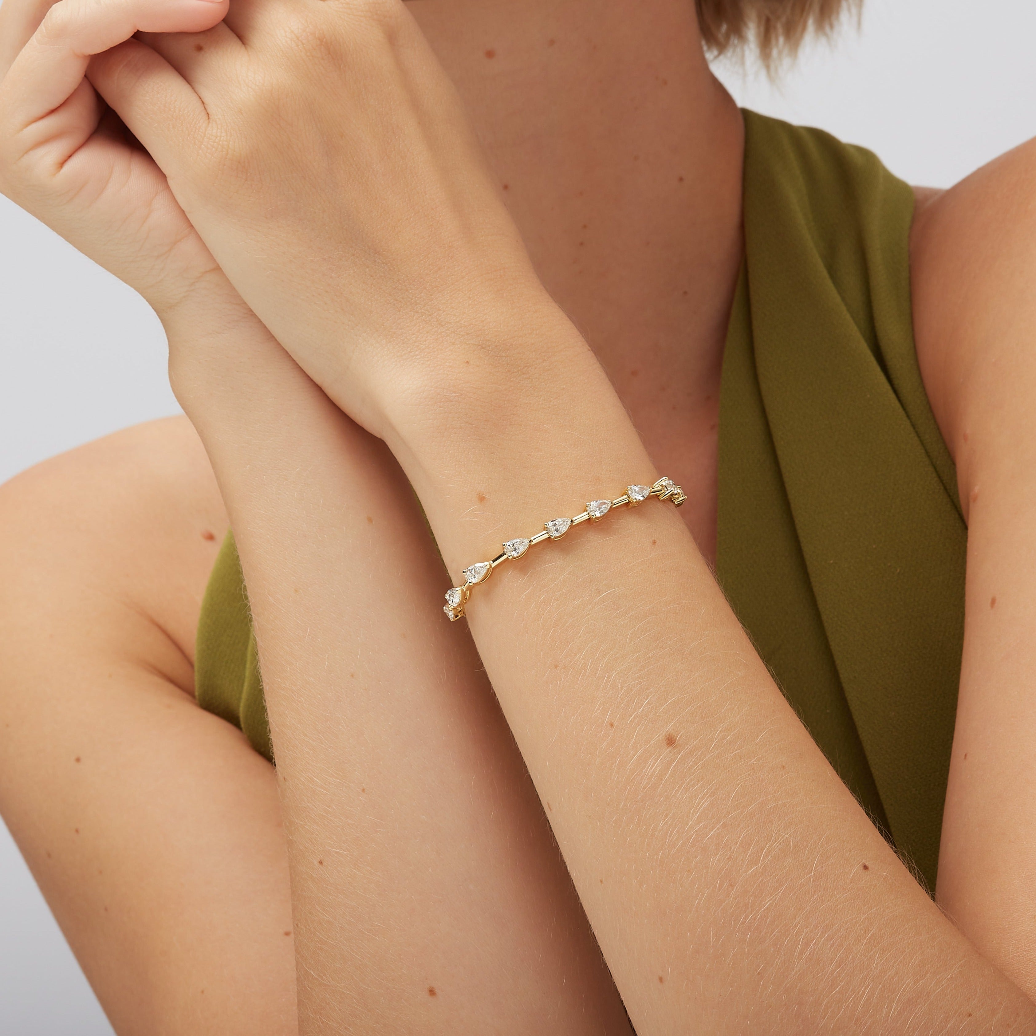 4.79ctw East-West Pear Cut Diamond Tennis Bracelet in 18K Yellow Gold