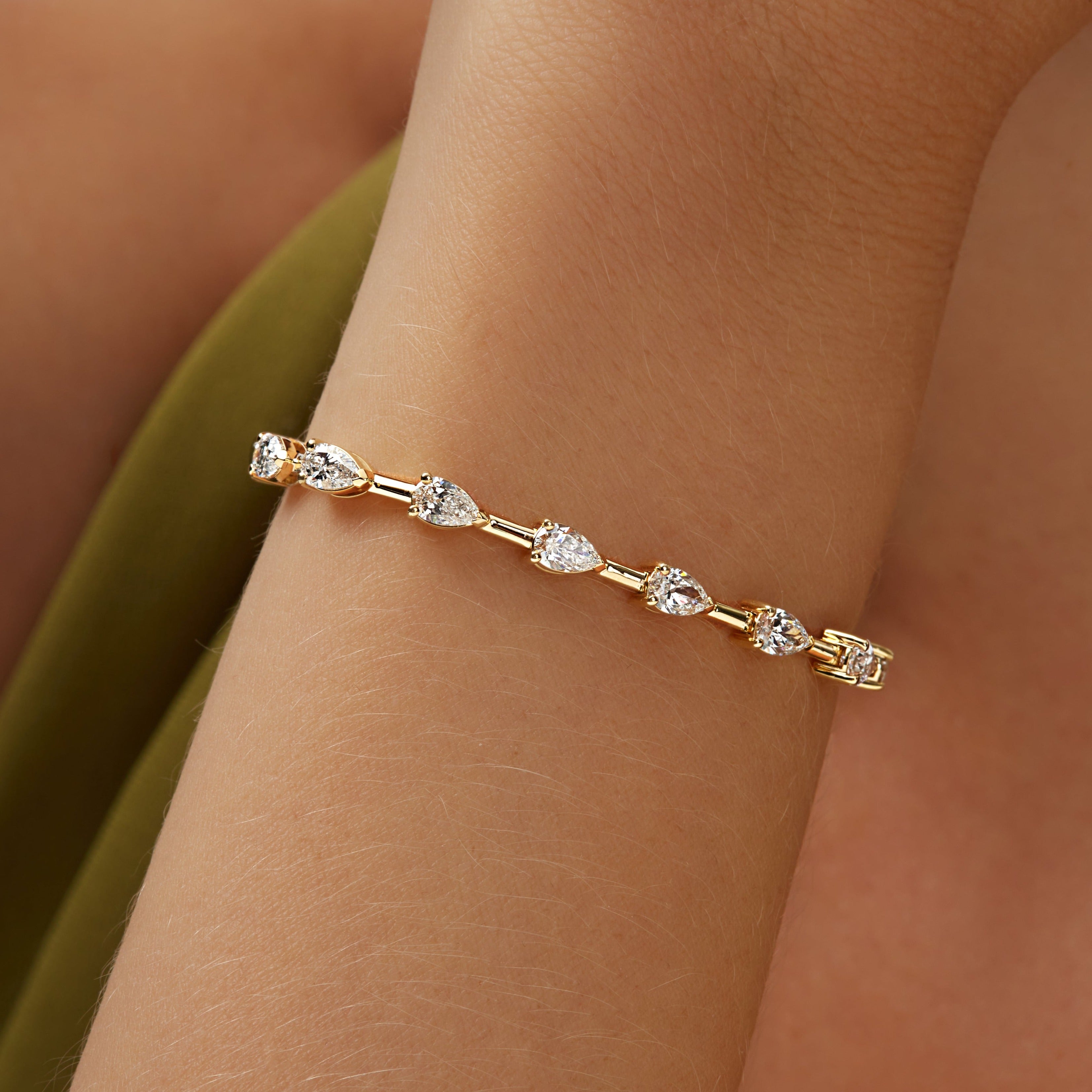 4.79ctw East-West Pear Cut Diamond Tennis Bracelet in 18K Yellow Gold