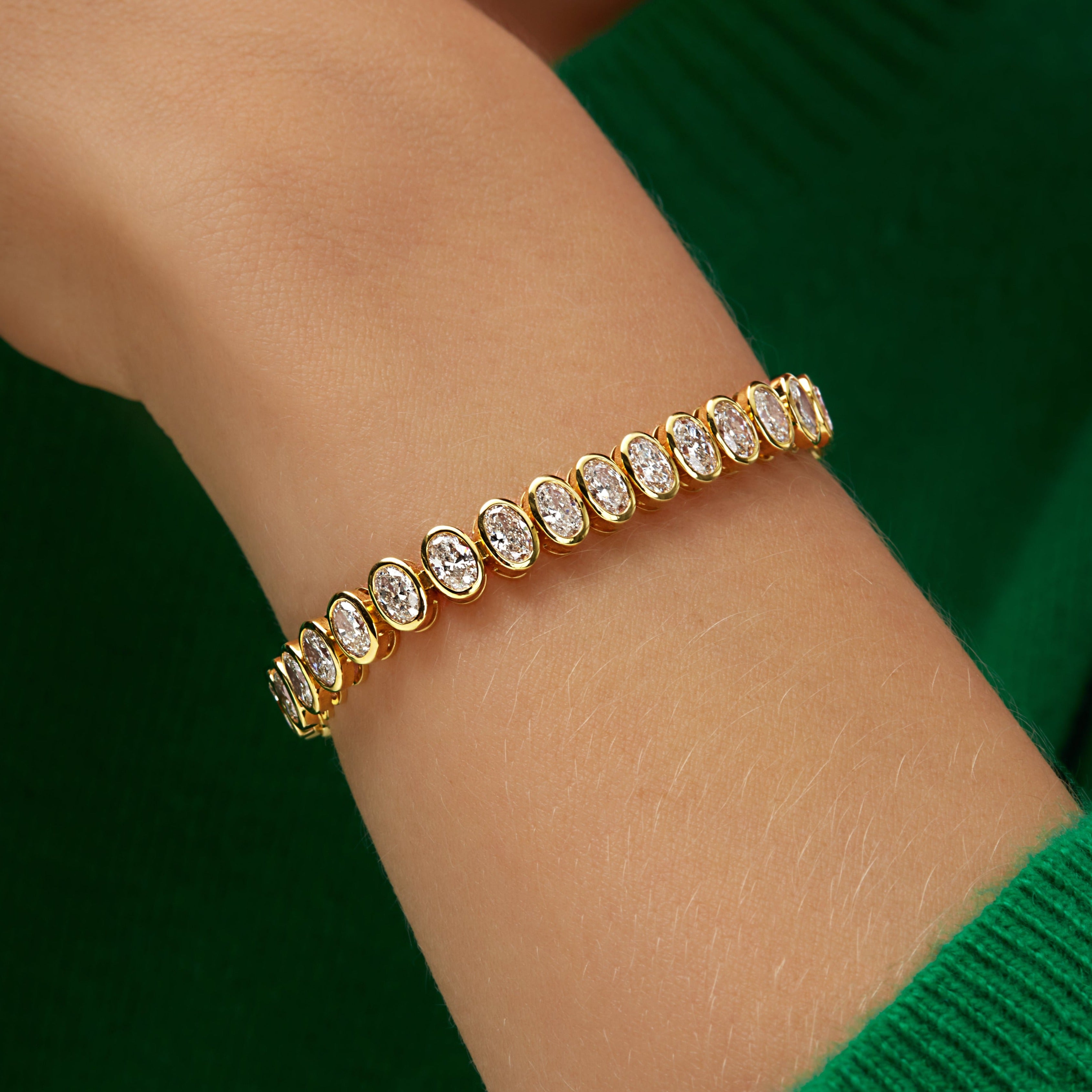 9.94ctw Oval Cut Diamond Tennis Bracelet in 18K Yellow Gold