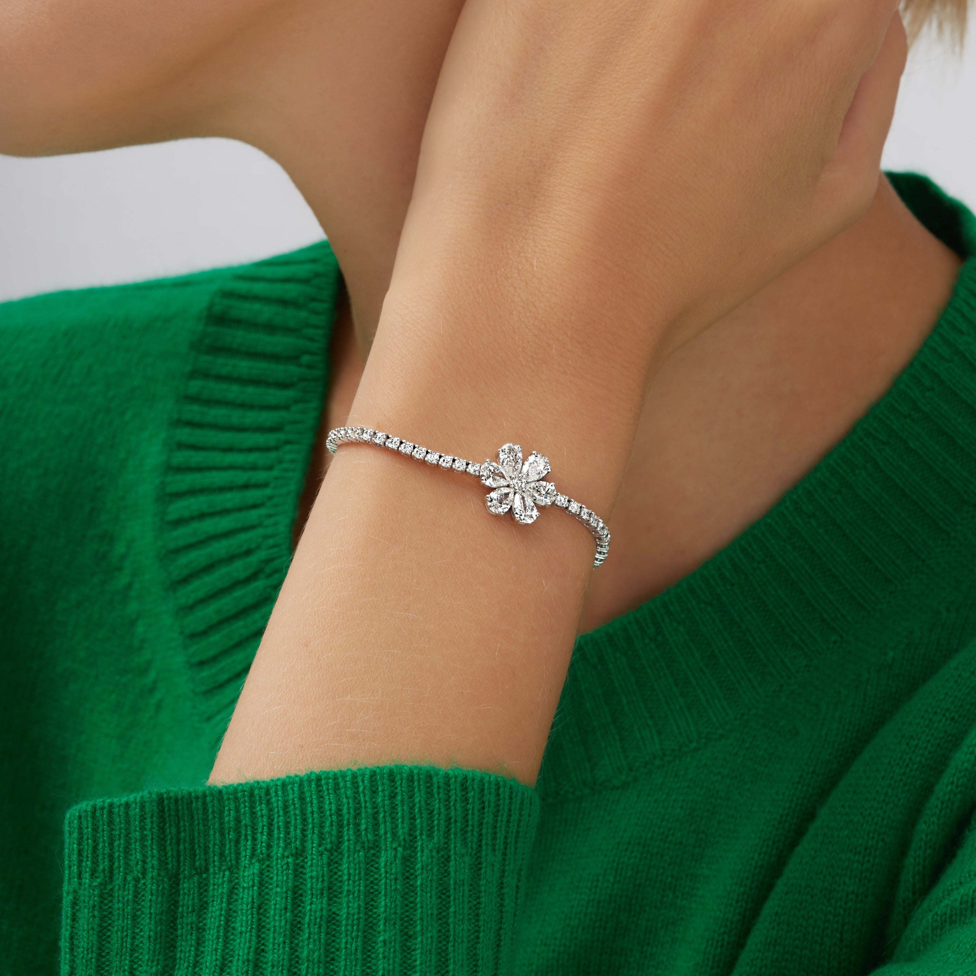 4.00ctw Mixed Cut Diamond Tennis Bracelet With Flower Accent Stone in 18K White Gold