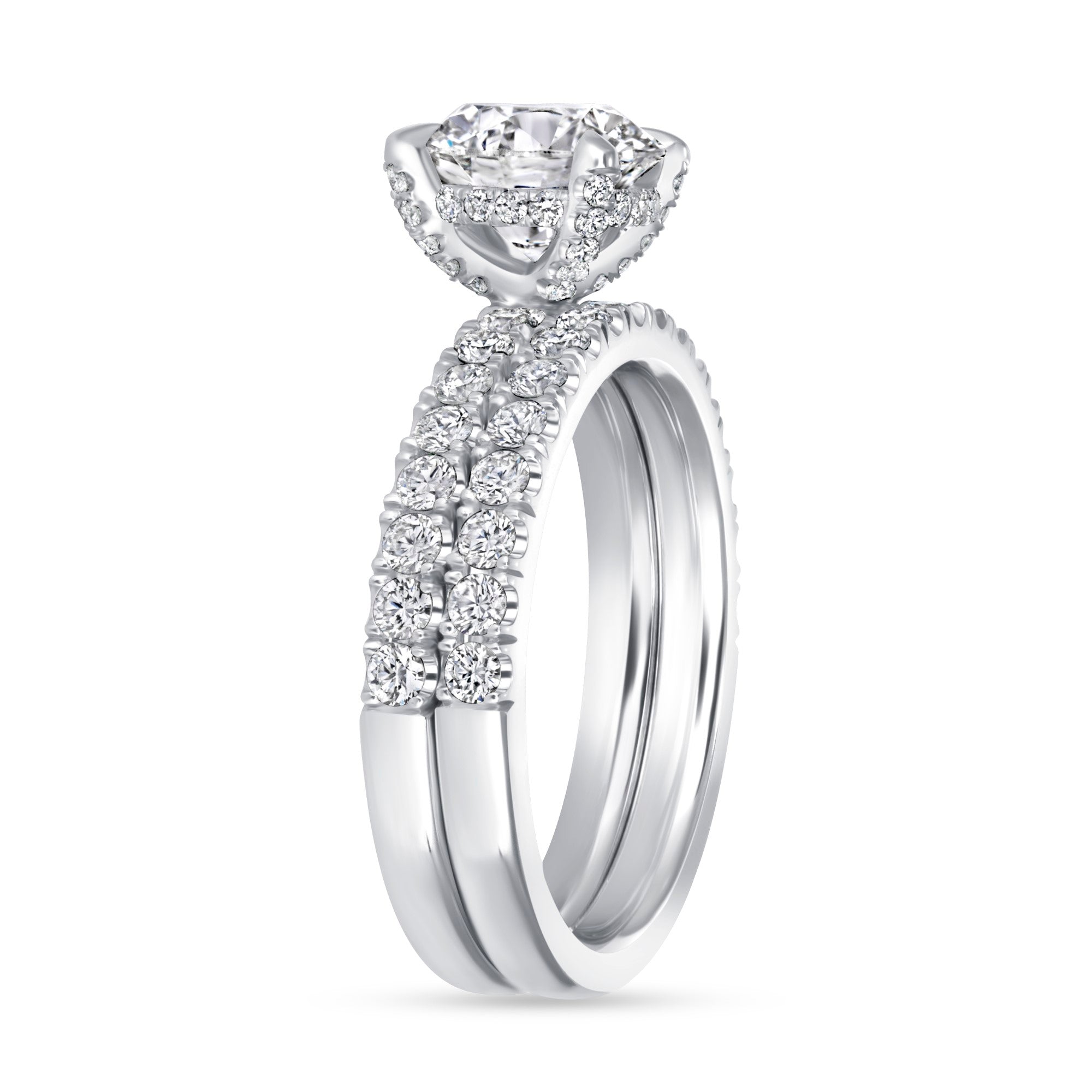 Round Cut Diamond Pavé Bridal Set in Platinum