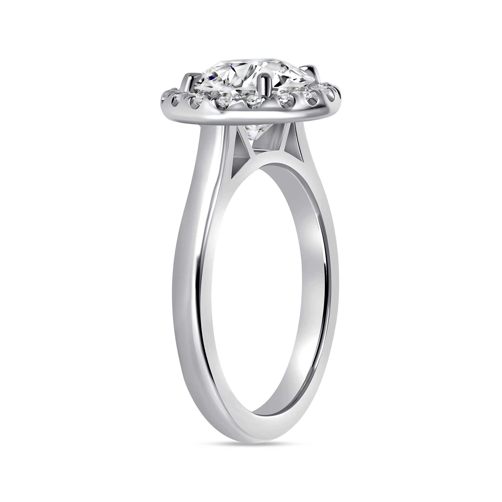 Round Brilliant Cut Diamond Halo Ring in Platinum