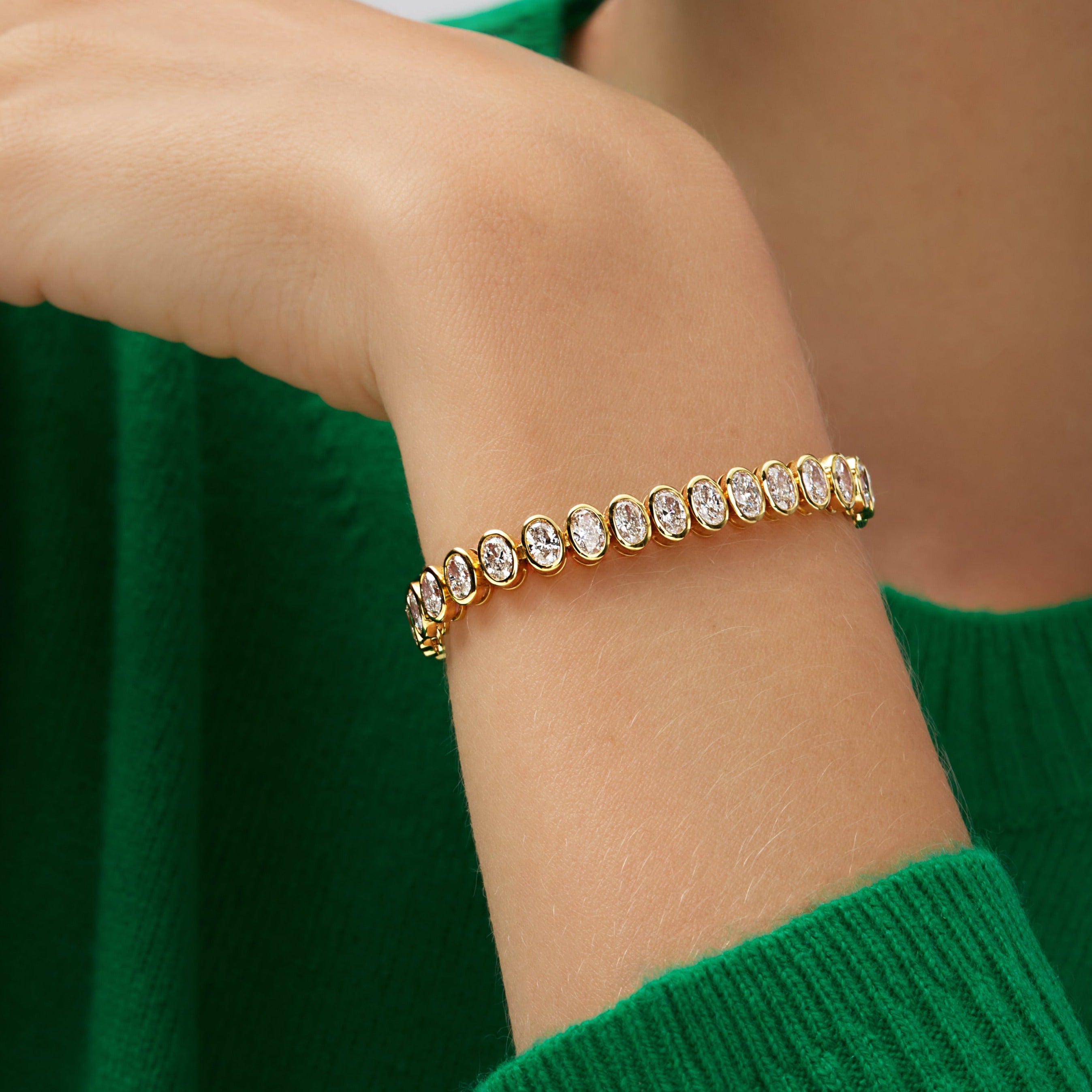 Oval Cut Diamond Tennis Bracelet in 18K Yellow Gold