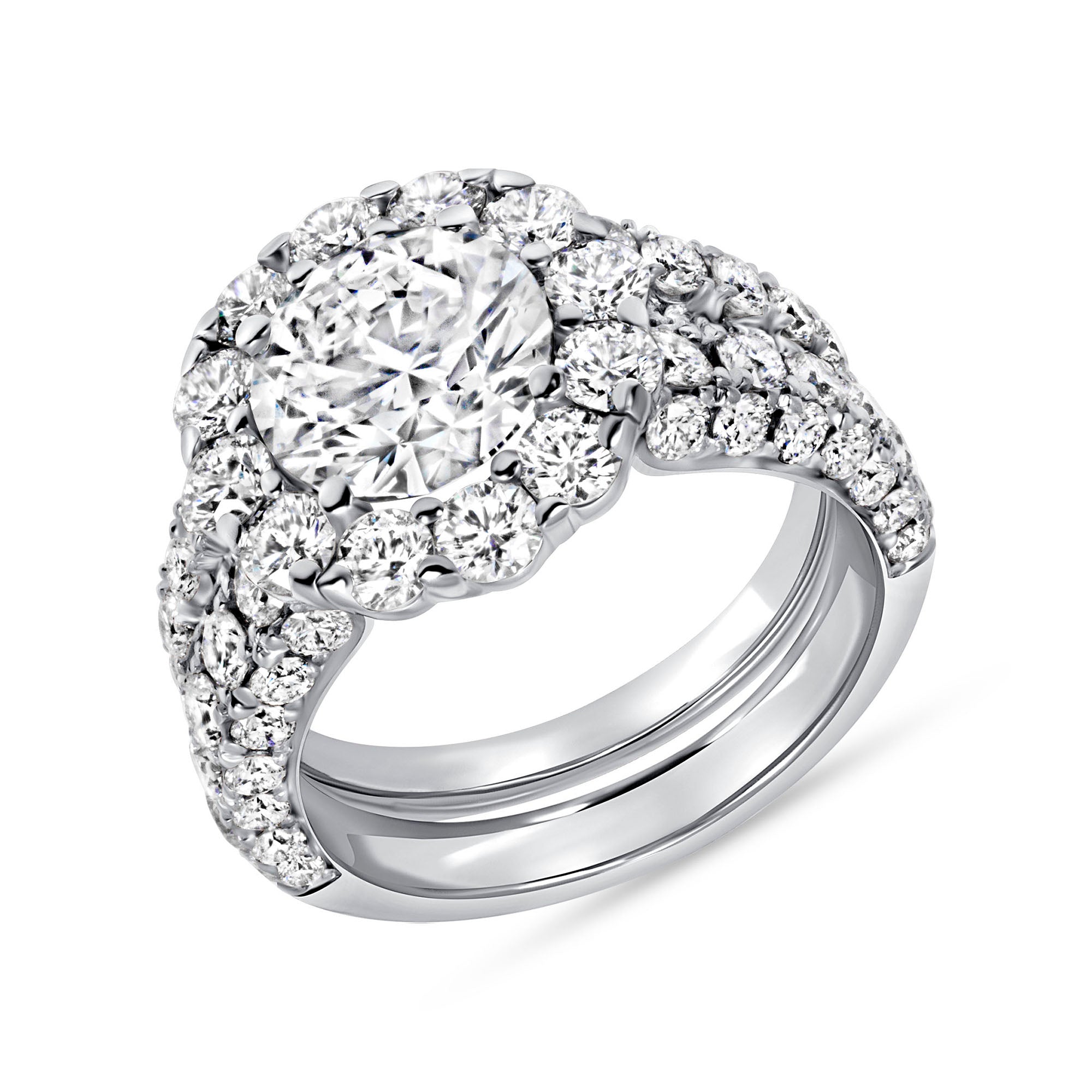 Round Brilliant Diamond Halo Bridal Set in Platinum