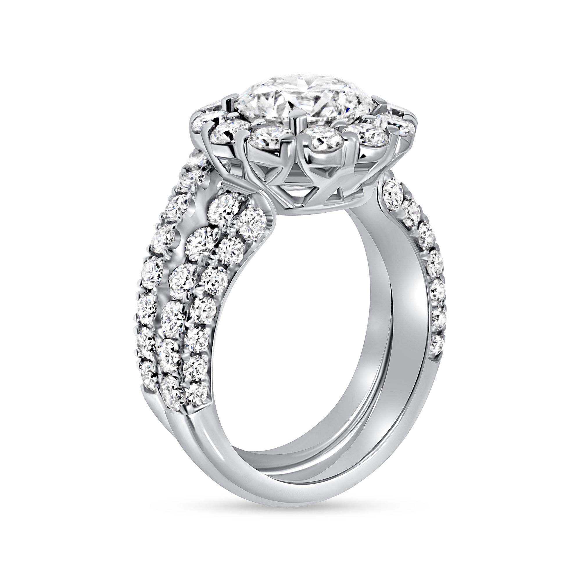 Round Brilliant Diamond Halo Bridal Set in Platinum